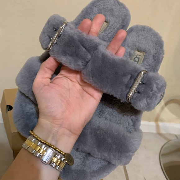Gray Ugg Fuzzy Sandals - Picture 4 of 6
